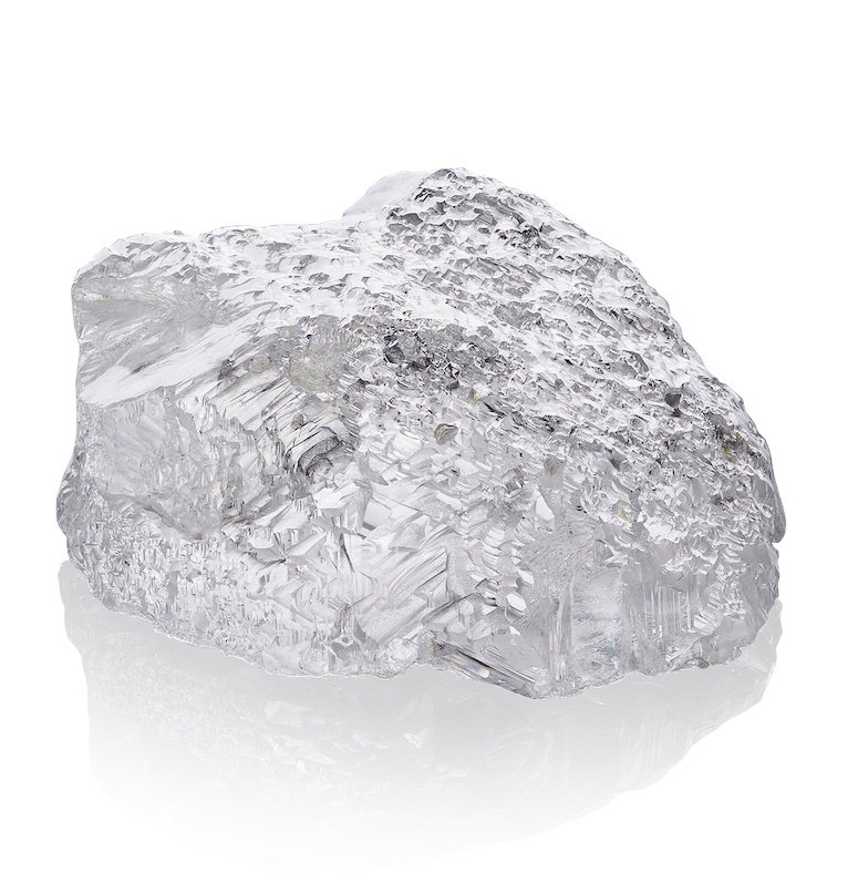 Алмаз Борис Эйфман массой 214,65 карата, добыт на россыпном месторождении Нюрбинское в июле 2016 года
