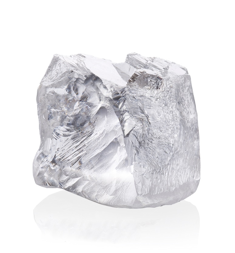 Алмаз Дягилев массой 207,29 карата, добыт из руды трубки Зарница Удачнинского ГОКа в мае 2016 года